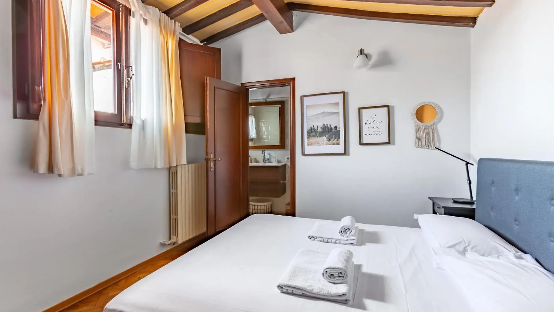 Renaissance Romance - Florence Gem Apartment Italy