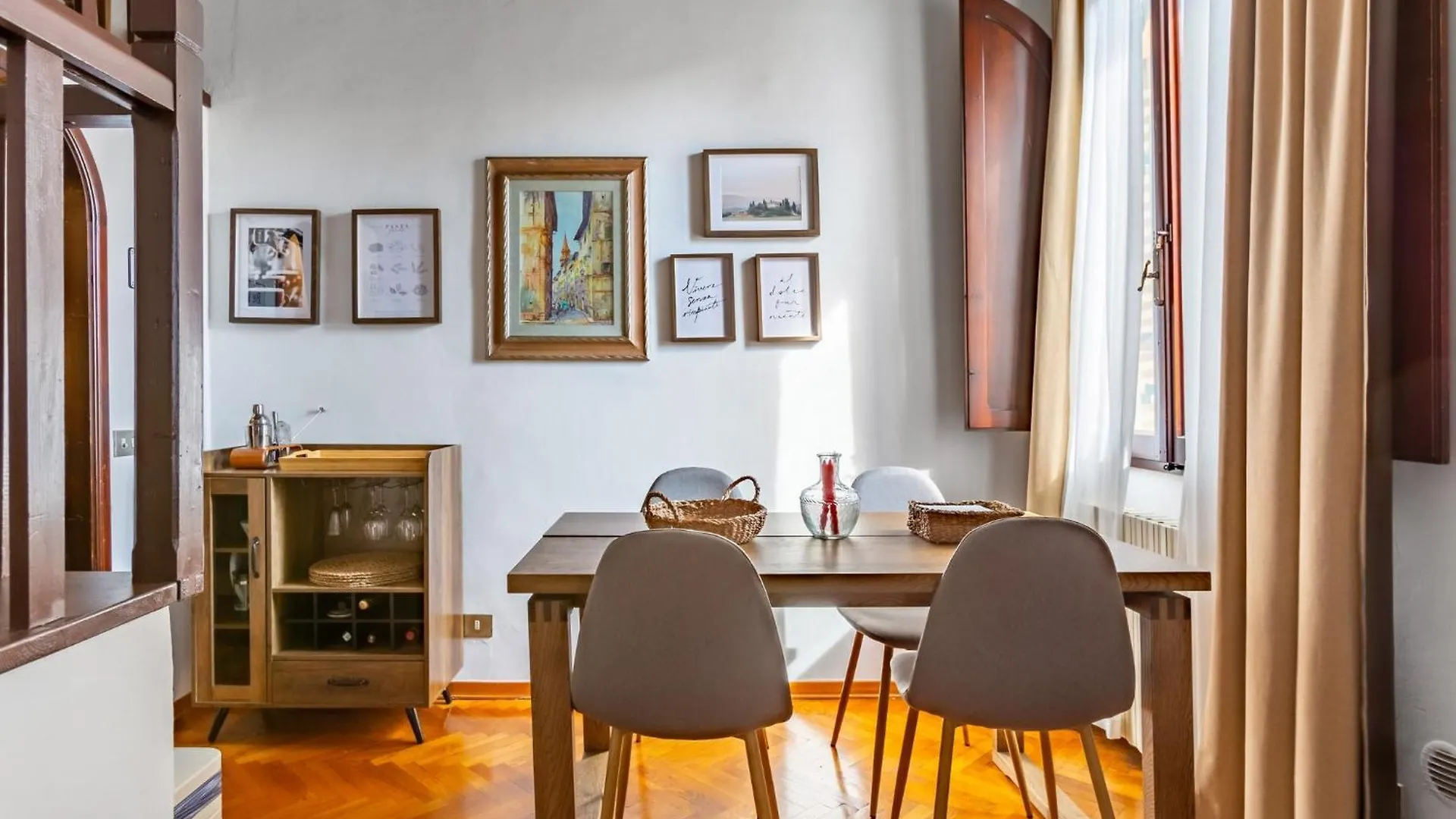 Renaissance Romance - Florence Gem Apartment Italy