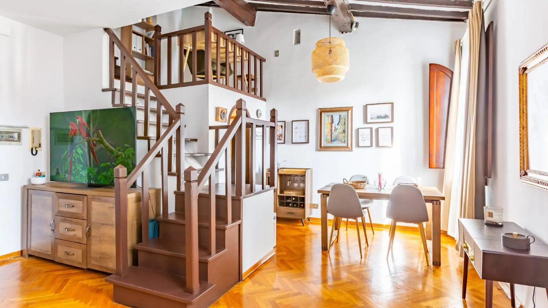 Renaissance Romance - Florence Gem Apartment 0*,