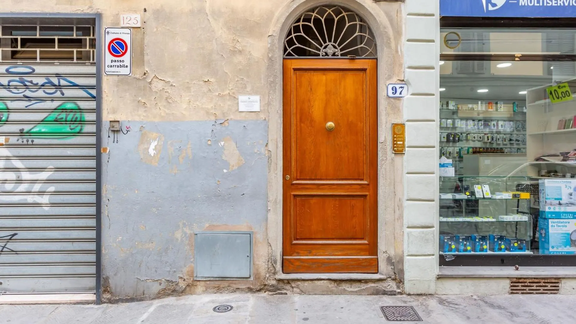 Renaissance Romance - Florence Gem Apartment 0*,  Италия